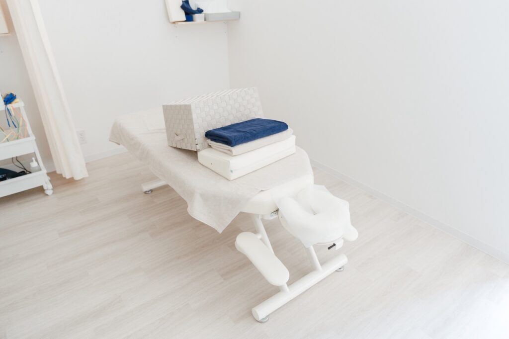 診察台 | 大阪市東成区の接骨院 | まつい接骨院